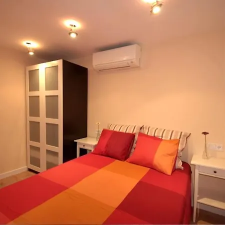 Ramblas Duplex 4br Terrace Pool Table & Ping Pong *