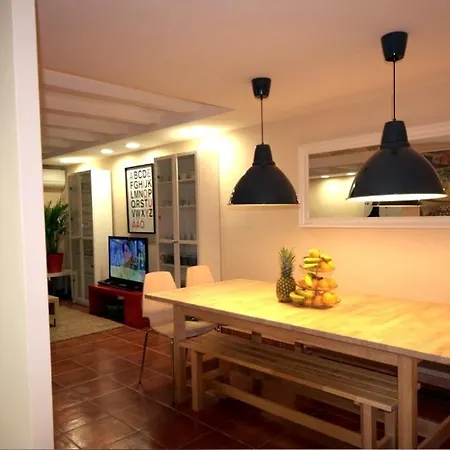 Ramblas Duplex 4br Terrace Pool Table & Ping Pong Appartamento Barcellona
